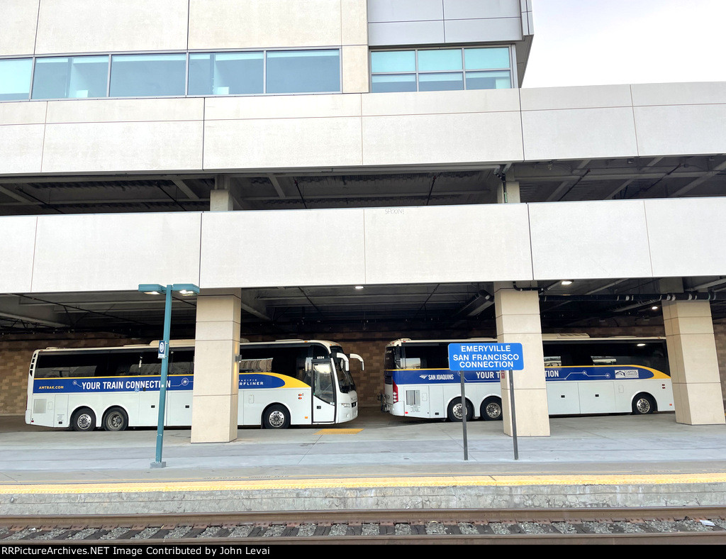 The message on this sign here symbolizes that anybody heading to San Francisco by way of Amtrak has to get off at Emeryville and switch to a Thruway Bus 